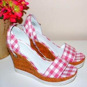 GUESS | PINK AND WHITE GINGHAM WEDGE SANDAL| SZ 6